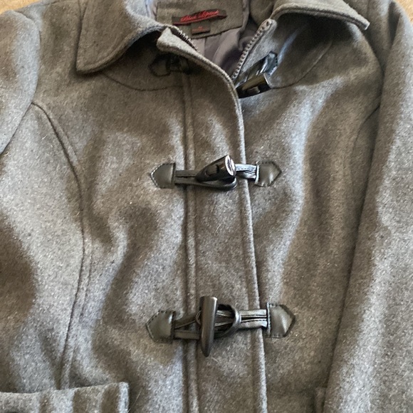 Coat - Picture 3 of 10